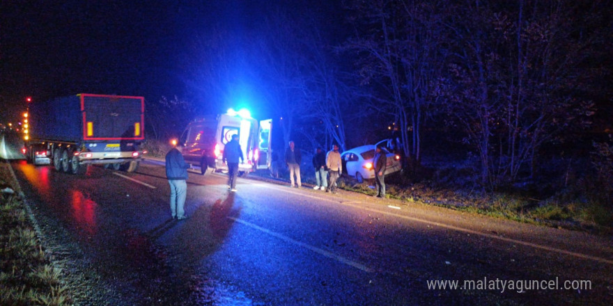 Kastamonu’da iki otomobil çarpıştı: 3 yaralı