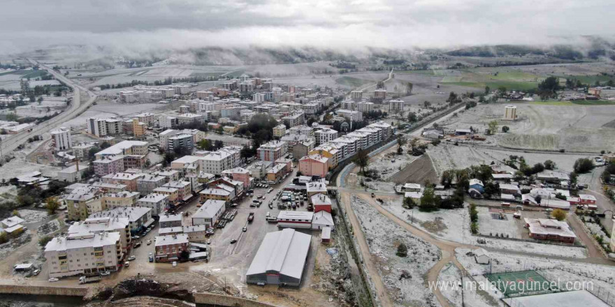 Kastamonu’da kar yağışı etkili oluyor: Kar kalınlığı 15 santimetreye ulaştı