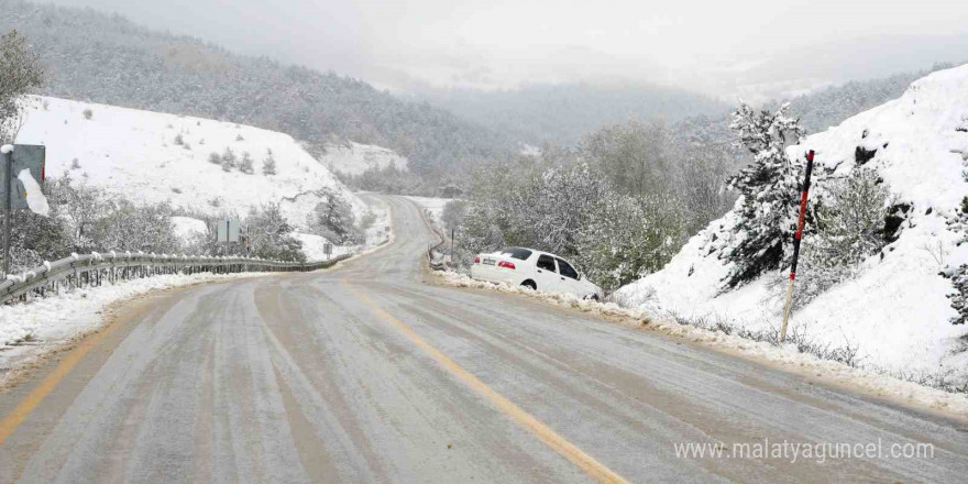 Kastamonu’da kar yağışı etkili oluyor: Kar kalınlığı 15 santimetreye ulaştı