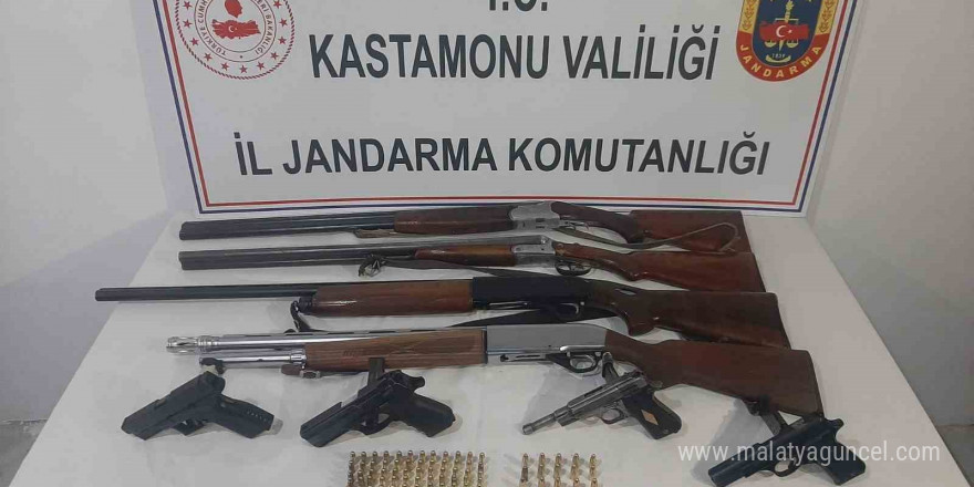 Kastamonu’da yasadışı yollarla temin edilen çok sayıda silah ele geçirildi