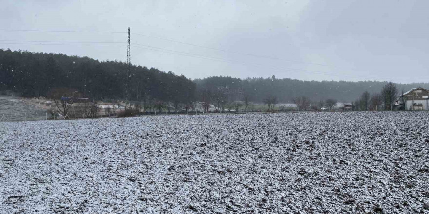 Kastamonu’nun yüksek kesimlerinde kar yağışı etkili olmaya başladı