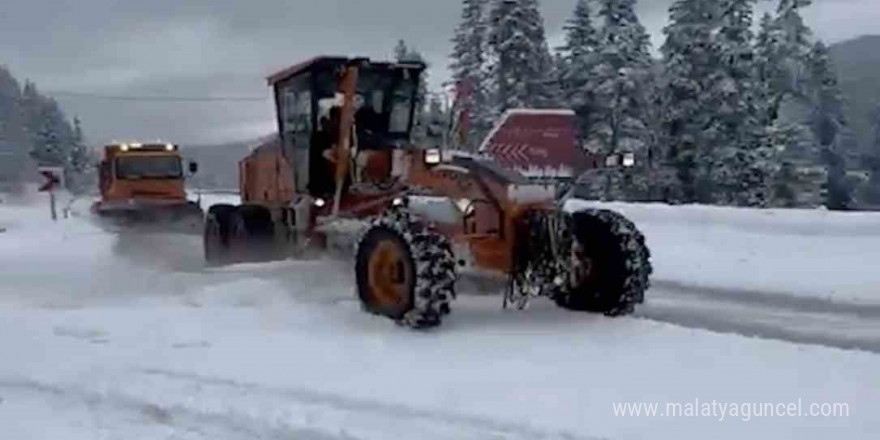 Kastamonu’nun yüksek kesimlerinde kar yağışı etkili oldu