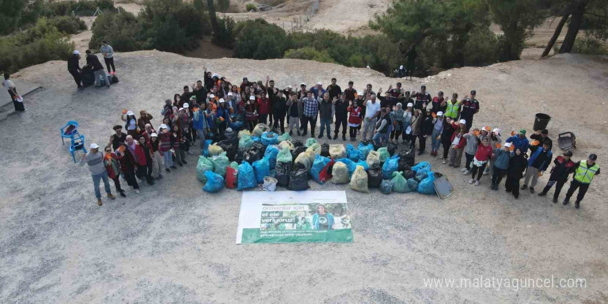 Kavşit Yaylası’nda ormanlar çöpten arındırıldı