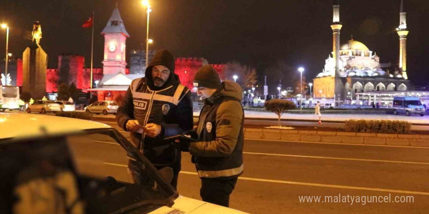 Kayseri Emniyeti’nden ’yılbaşı’ uygulamaları: 15 bin 569 kişi sorgulandı