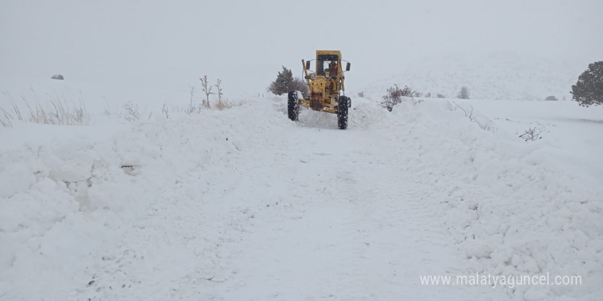 Kayseri’de kapanan 122 yol ulaşıma açıldı