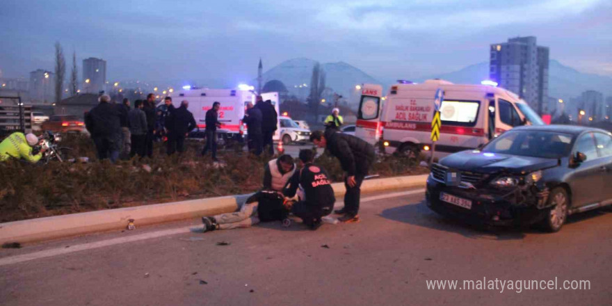 Kayseri’de otomobil sepetli motosikletle çarpıştı: 2’si ağır 4 yaralı