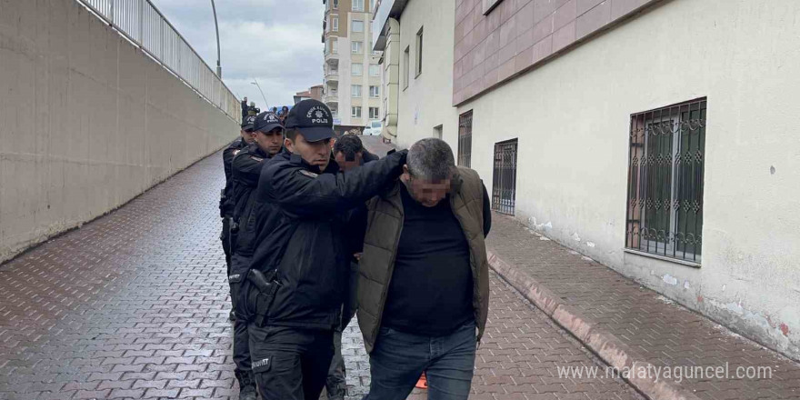 Kayseri’de suç örgütüne yönelik operasyonda gözaltına alınan 17 kişi adliyede