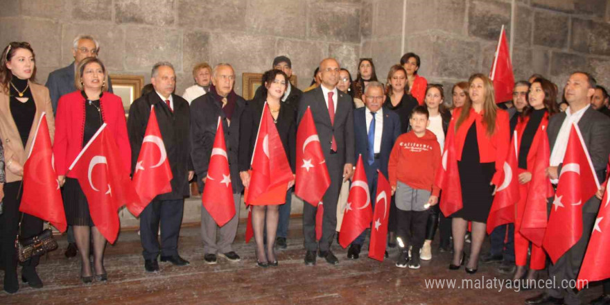 Kayserili Lider İş Kadınları’ndan cumhuriyete özel sergi