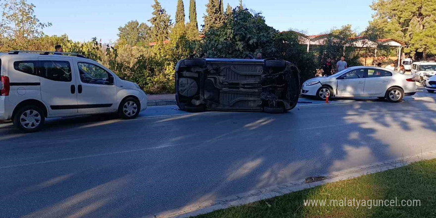 Kaza yapan arkadaşına yardım etmek isterken başka bir kazaya neden oldu