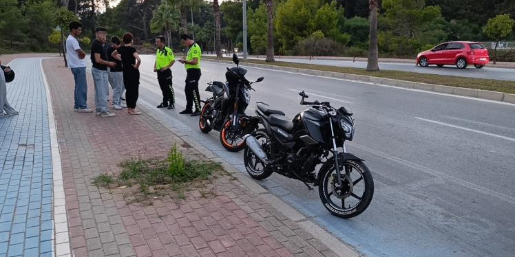 Kaza yapan ehliyetsiz sürücü ne yaptıysa cezadan kurtulamadı