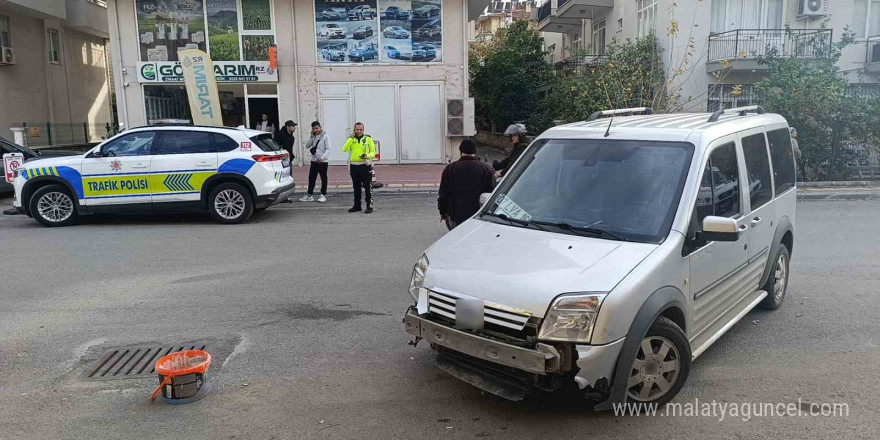 Kaza yapan plakasız motosikletin ehliyetsiz sürücüsüne ceza yağdı