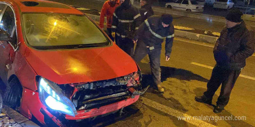 Kaza yapan sürücü hurdaya dönen araçtan inip kayıplara karıştı