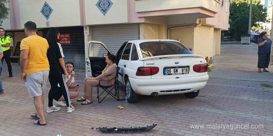 Kaza yapan sürücüyü eşi hastaneye göndermedi, vatandaşların ısrarı ile gitti