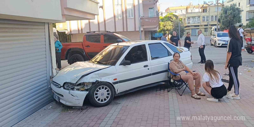 Kaza yapan sürücüyü eşi hastaneye göndermedi, vatandaşların ısrarı ile gitti