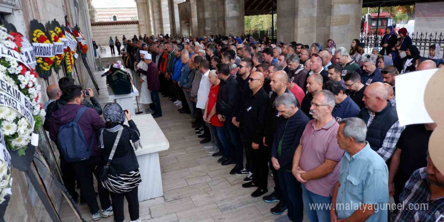 Kazada ölen doktor Edirne’de defnedildi