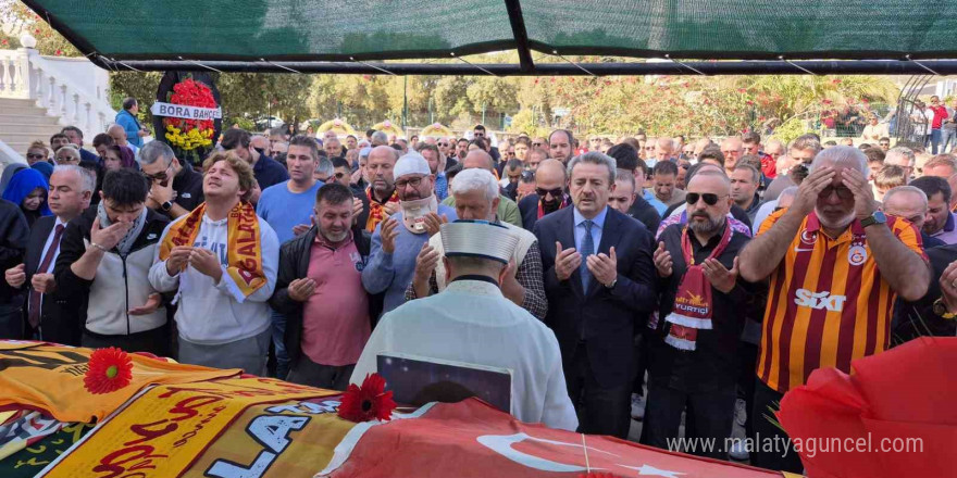 Kazada ölen Galatasaray sevdalısı 9 yaşındaki Yiğit son yolculuğuna uğurlandı