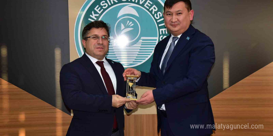 Kazakistan Başkonsolosundan, Balıkesir Üniversitesine ziyaret