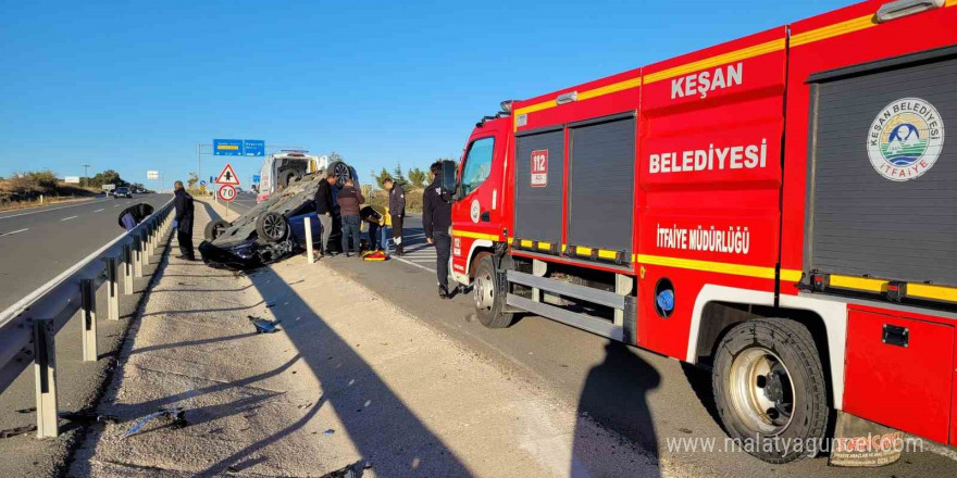 Kazaya bakmak için yavaşlayan ticari araca otomobil çarptı: 1 yaralı