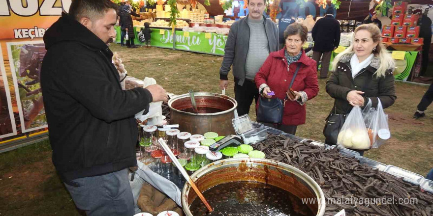 Kebap şehri Gaziantep’te ’Karadeniz Günleri ve Hamsi Festivali’ne yoğun ilgi