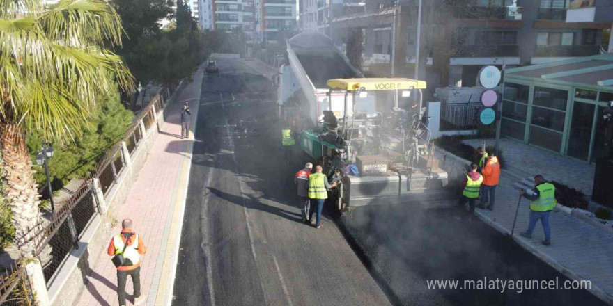 Kepez’de altyapı kazıları sebebiyle bozulan asfalt yenilendi