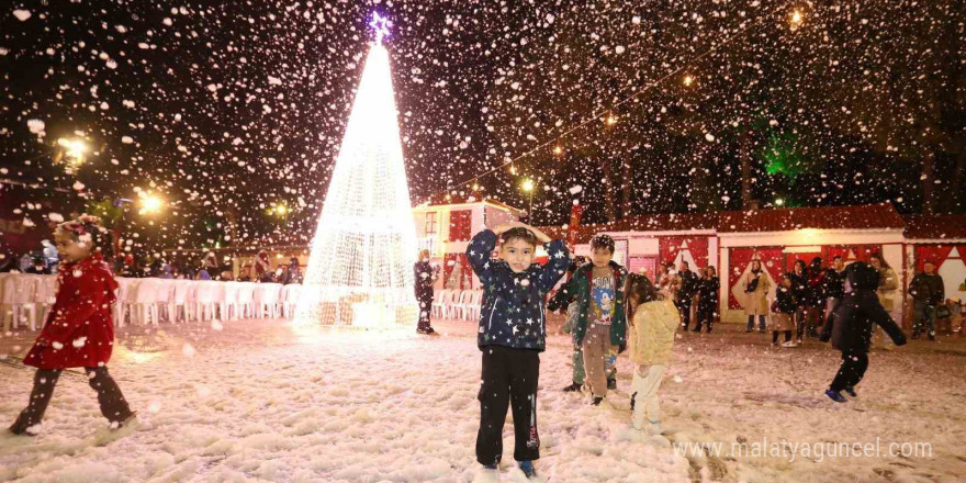 Kepez’de yılbaşı coşkusu DokumaPark’ta başladı