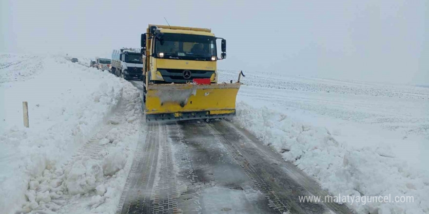 Keşan’da kar temizleme çalışmaları yapıldı