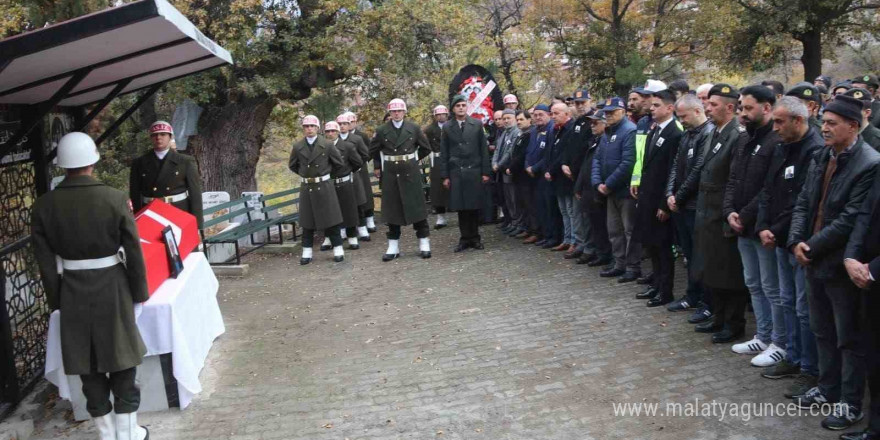 Kıbrıs gazisi son yolculuğuna uğurlandı