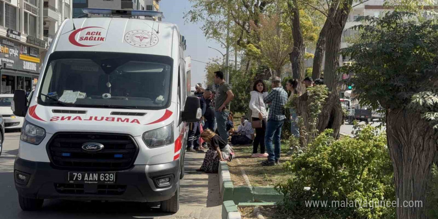 Kilis’te motosiklet yayalara çarptı: 3 yaralı