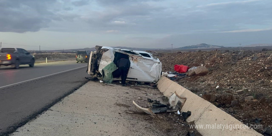 Kilis’te takla atan otomobilde can pazarı: 5 yaralı