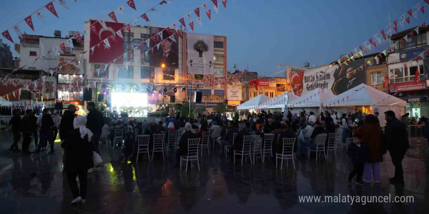 Kilis’te Zeytin Festivali’ndeki konsere yoğun ilgi