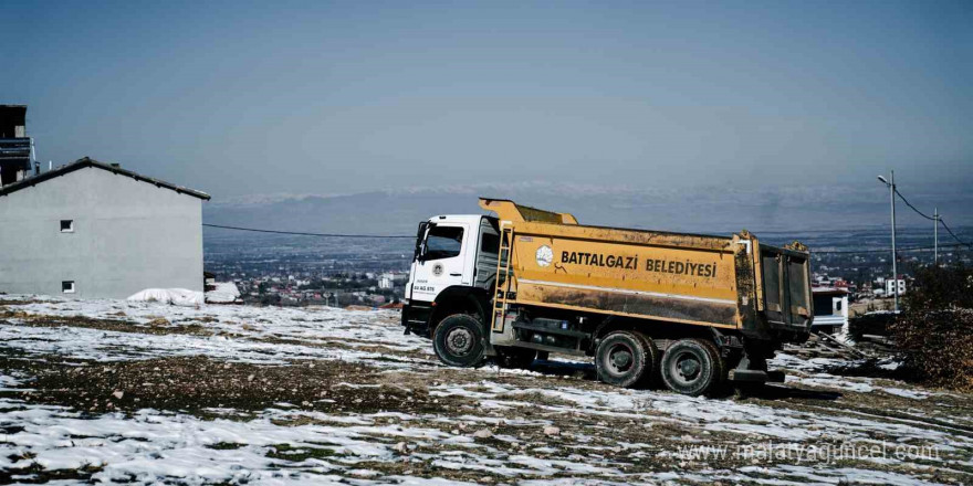 Kıraç Mahallesi’nde yılların sorunu tarih oluyor