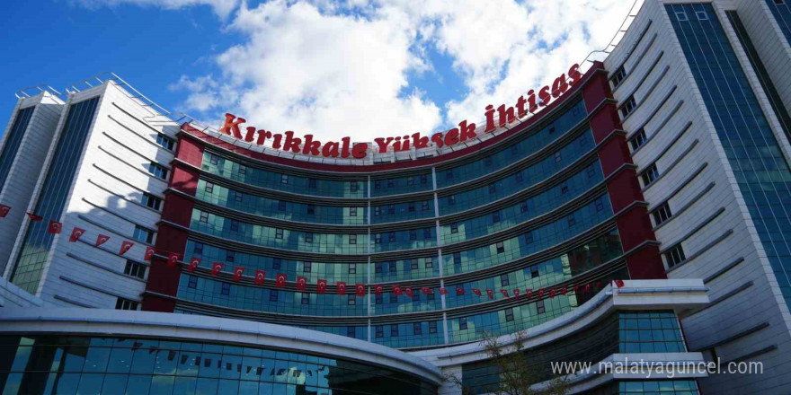 Kırıkkale Valiliği koordinesinde İl Emniyet Müdürlüğü ekiplerince gerçekleştirilen operasyonda, Yüksek İhtisas Hastanesi’nde görevli 2 doktor ile aralarında memur ve güvenlik personelinin de bulunduğu toplam 10 kişi, 