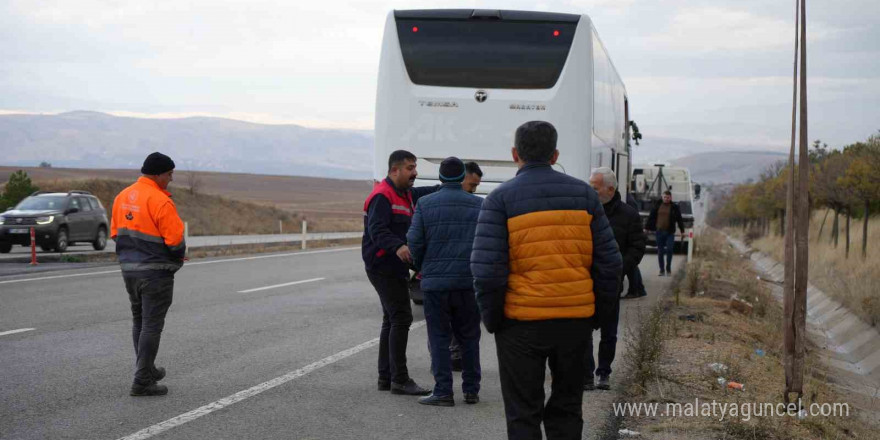 Kırıkkale’de otobüs yan yattı: 30 kişi yara almadan kurtuldu