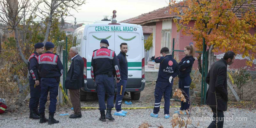 Kırıkkale’de şizofren hastası dehşet saçtı: Eniştesini öldürdü, annesini ağır yaraladı