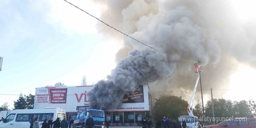 Kırklareli’nde mobilya mağazasında yangın