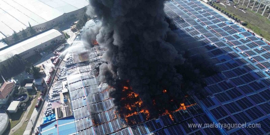 Kırklareli’nde oyuncak fabrikasındaki yangın dronla görüntülendi