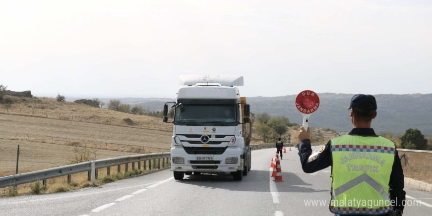 Kırklareli’nde trafik denetimi: 7 sürücünün belgelerine el konuldu