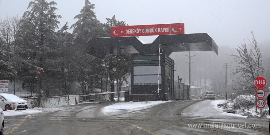 Kırklareli’nin yüksek kesimlerinde kar yağışı etkili oluyor