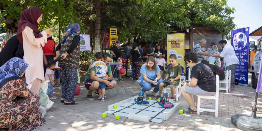 Kırsal kesimdeki kadın ve çocuklar, teknoloji ve sanatla buluşuyor