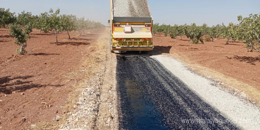 Kırsal mahallelerdeki yol sorunu Nizip Belediyesiyle çözüme kavuşuyor