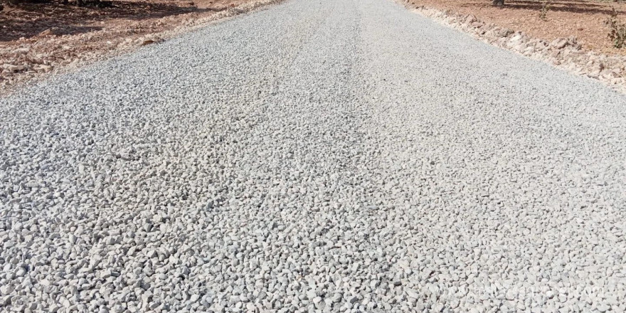 Kırsal mahallelerdeki yol sorunu Nizip Belediyesiyle çözüme kavuşuyor