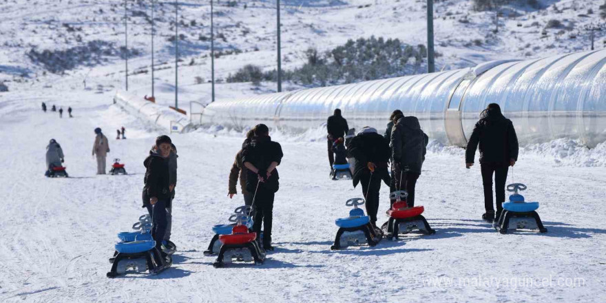 Kış sporlarının yıldızı sezonu açtı