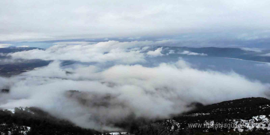 Kış turizminde yeni yıldız: Bulutların üstünde göl manzarasıyla kayak