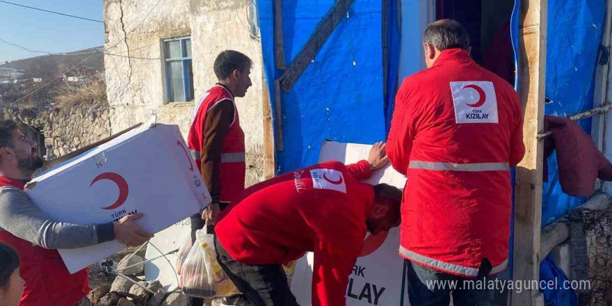 Kızılay ekibi engelliler haftasında engellileri unutmadı