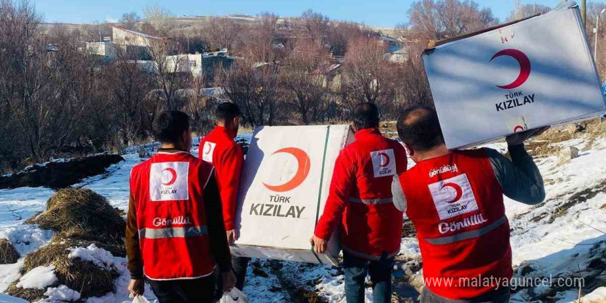 Kızılay ekibi engelliler haftasında engellileri unutmadı