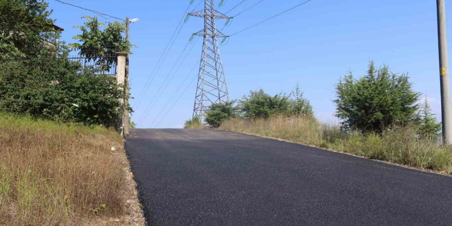 Kocaçeşme Caddesi’ne 250 ton asfalt