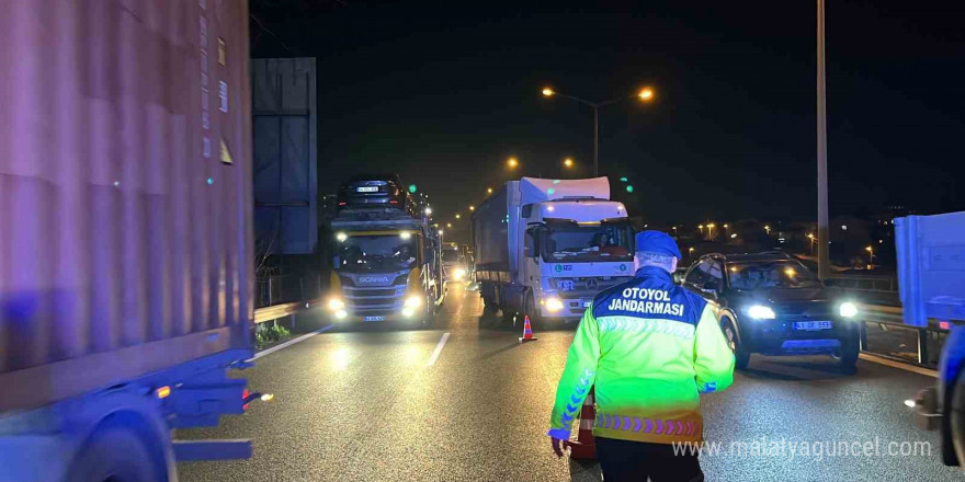 Kocaeli TEM’de zincirleme kaza: 2 yaralı