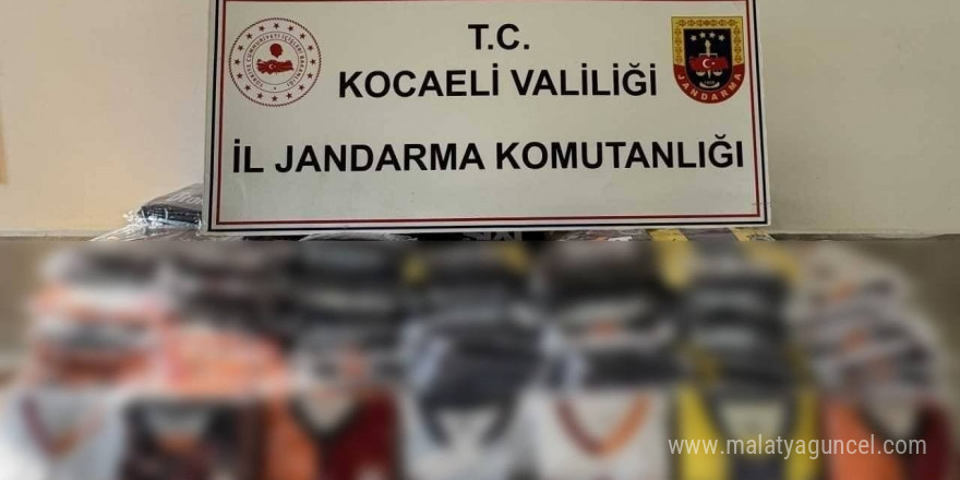 Kocaeli’de bin 206 kaçak futbol takımı forması ele geçirildi