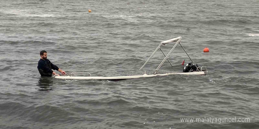 Kocaeli’de deniz taşarken 2 tekne battı, ağaçlar ise yerlerinden söküldü