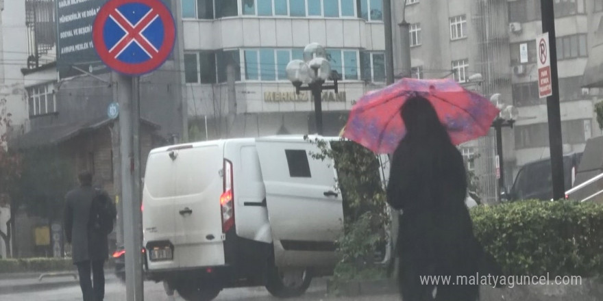 Kocaeli’de sağanak günlük yaşamı olumsuz etkiledi